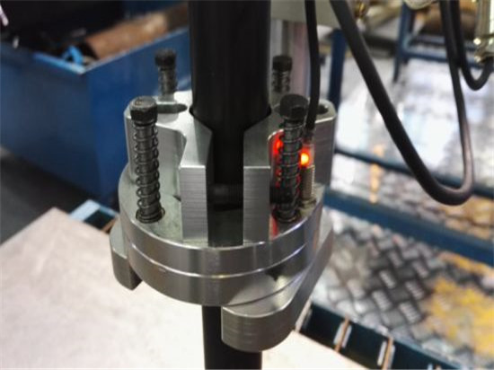 ステンレス鋼の鉄のためのcncプラズマ切断新しいビジネス産業機械の金属の切断機